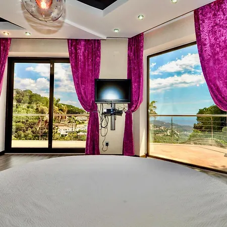 V&v Lloret- Luxury يوريت دي مار